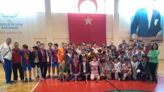 Silivri Yıldız Erkekler Futsal Şenliği Ödülleri Verildi.