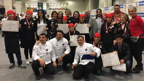 Özel Öğrencilerimiz 16.Uluslararası Gastronomi (Yemek Yarışmasında) Altın Madalyalar İle Döndüler