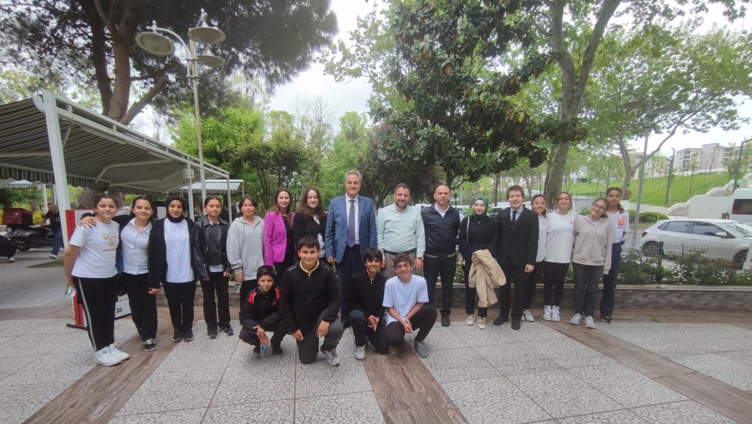 Çedes Projesi kapsamında ,İrfan Sırdaş AEV ortaokulu öğrencileri Huzurevi ziyaretinde bulunarak yaşlılarımızla sohbet edip birlikte vakit geçirdiler.