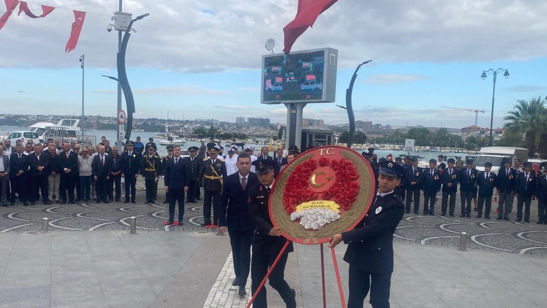 30 Ağustos Zafer Bayramı çelenk töreni ve ilçe programı, Kaymakamımız Sayın Tolga TOGAN'ın teşrifleri ve İlçe Protokolü'nün katılımı ile gerçekleştirildi.