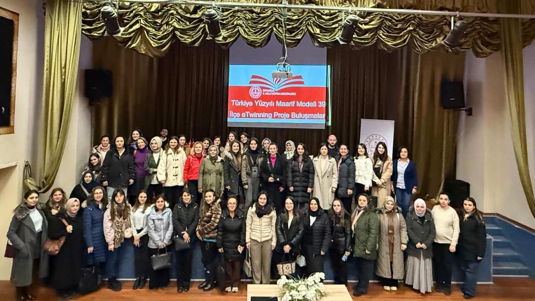 Türkiye Yüzyılı Maarif Modeli Silivri eTwinning Proje Buluşmaları Mentor Öğretmenimiz Esra Sarıahmet'in sunumuyla ,Şube Müdürümüz Ümit Yılmaz ve öğretmenlerimizin katılımıyla gerçekleştirildi.