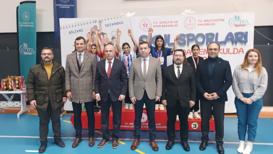 2024-2025 Eğitim Öğretim Yılı Okul Sporları kapsamında düzenlenen, Bilek Güreşi İl Müsabakaları'nda dereceye giren öğrencilere madalyaları takdim edildi.