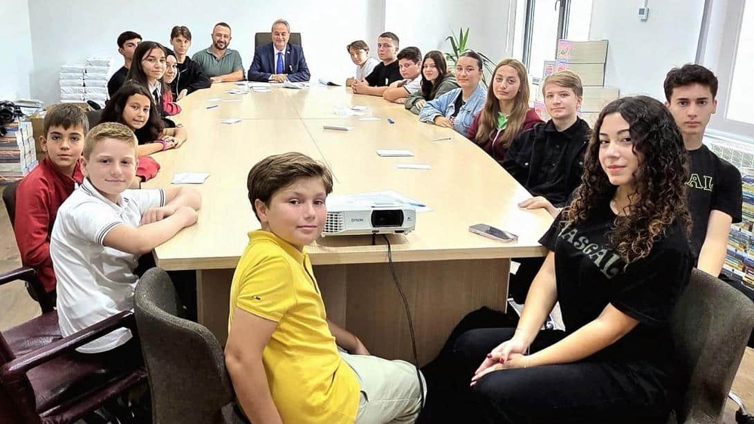 Öğrenci Meclisi Seçimi Sonrası İlçe Öğrenci Temsilcisi ile Toplantı Düzenlendi